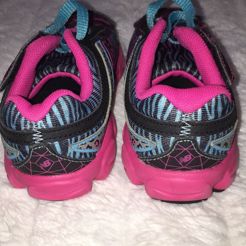 New Balance - Picture 6 of 9